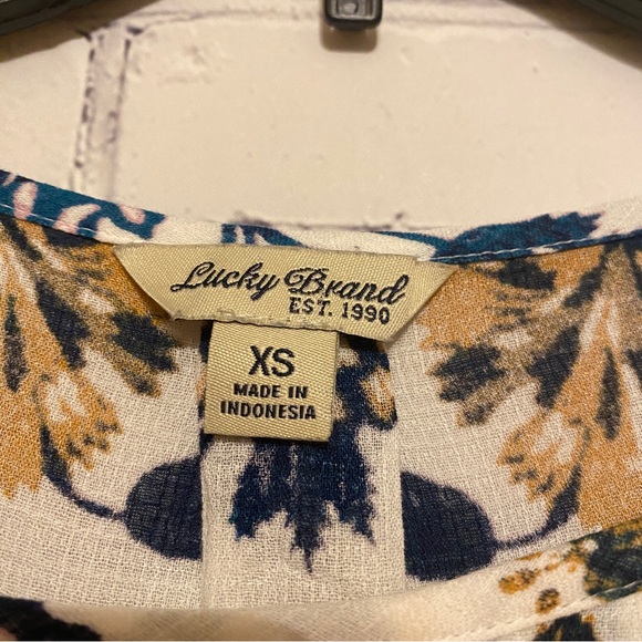 Lucky Brand Women’s Blouse XS Floral Print. - Picture 2 of 4